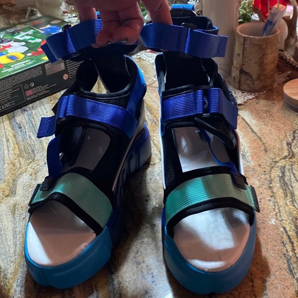 Anthony Wang style platform sandals